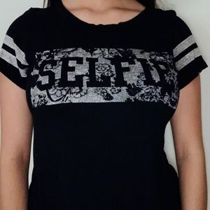 Annabelle Selfie tee